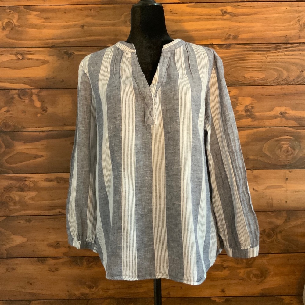 Old Navy linen/cotton tunic in size large.